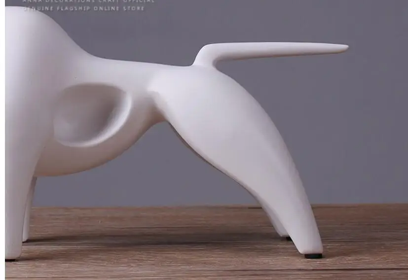 Modern Abstract Fortune Cow Statue Resin Ornaments Home Decoration Accessories Gift Resin Fortune cow Sculpture 
Modern Abstract Fortune Cow Statue Resin Ornaments Home Decoration Accessories Gift Resin Fortune cow Sculpture