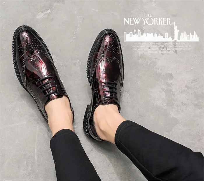 Patent leather shoes men new increase winter Brogue shoes carved thick bottom lace-up British casual fashion men'soxford shoes
Patent leather shoes men new increase winter Brogue shoes carved thick bottom lace-up British casual fashion men'soxford shoes