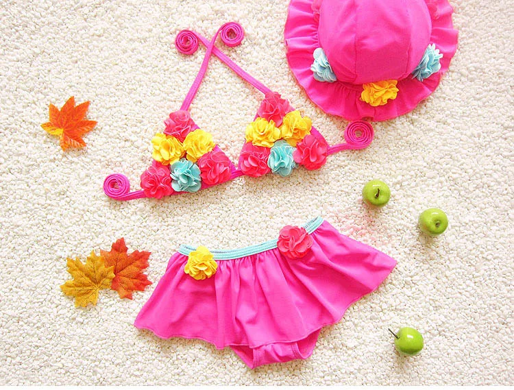Hawaii Style Baby Kids Girls Bikini Three Pieces Swimming Split Top + Skirt + Hat Swimwear Summer Beach Flowers Swimsuit SA4007
Hawaii Style Baby Kids Girls Bikini Three Pieces Swimming Split Top + Skirt + Hat Swimwear Summer Beach Flowers Swimsuit SA4007