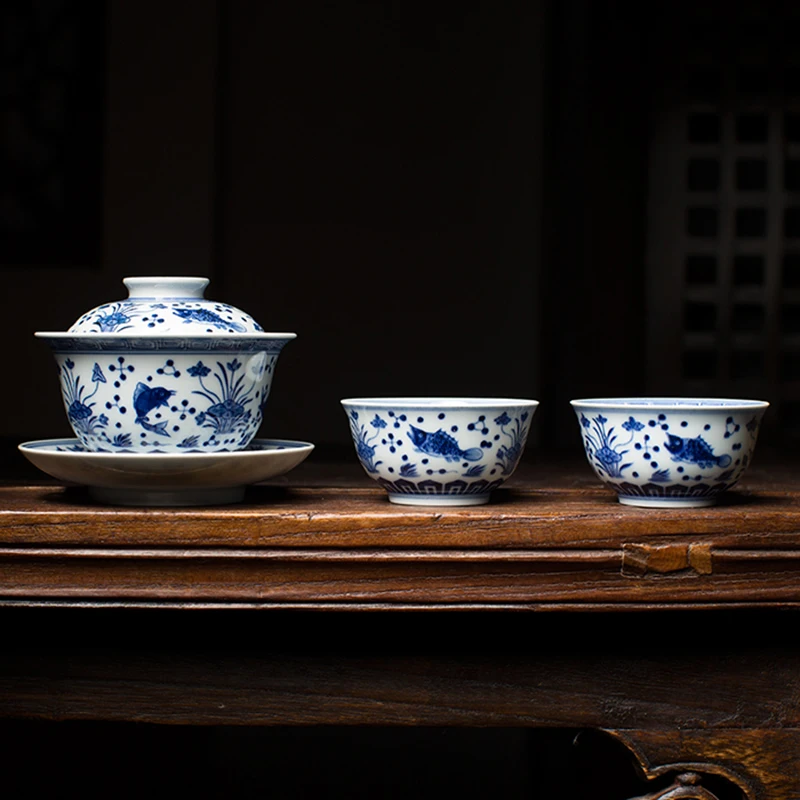 230ml Boutique Jingdezhen Blue and White Porcelain Fish Gaiwan Vintage China Kung Fu Tea Set Lid Bowl Master Cup Teapot Tea Pot
230ml Boutique Jingdezhen Blue and White Porcelain Fish Gaiwan Vintage China Kung Fu Tea Set Lid Bowl Master Cup Teapot Tea Pot
