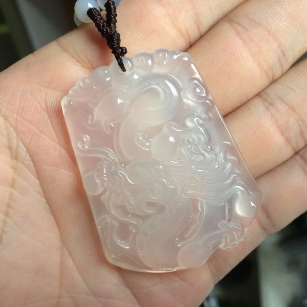 Natural white agate necklace Pendant Natural Gemstone Pendant Dragon Carved For Man for woman wholesale !
Natural white agate necklace Pendant Natural Gemstone Pendant Dragon Carved For Man for woman wholesale !