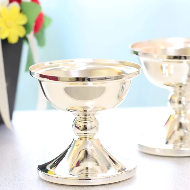 Creative Simple Candlestick Home Decoration Party Ornaments Cup Metal Candlestick Wedding Props Exquisite Gift
Creative Simple Candlestick Home Decoration Party Ornaments Cup Metal Candlestick Wedding Props Exquisite Gift