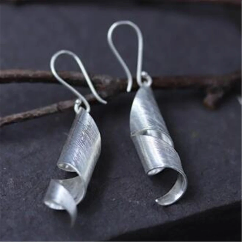 925 Sterling Silver Screw Twisted Long Pendant Earrings Ears Hanging Bars Queen Club DJ Hipster Fashion Thai Silver Jewelry
925 Sterling Silver Screw Twisted Long Pendant Earrings Ears Hanging Bars Queen Club DJ Hipster Fashion Thai Silver Jewelry