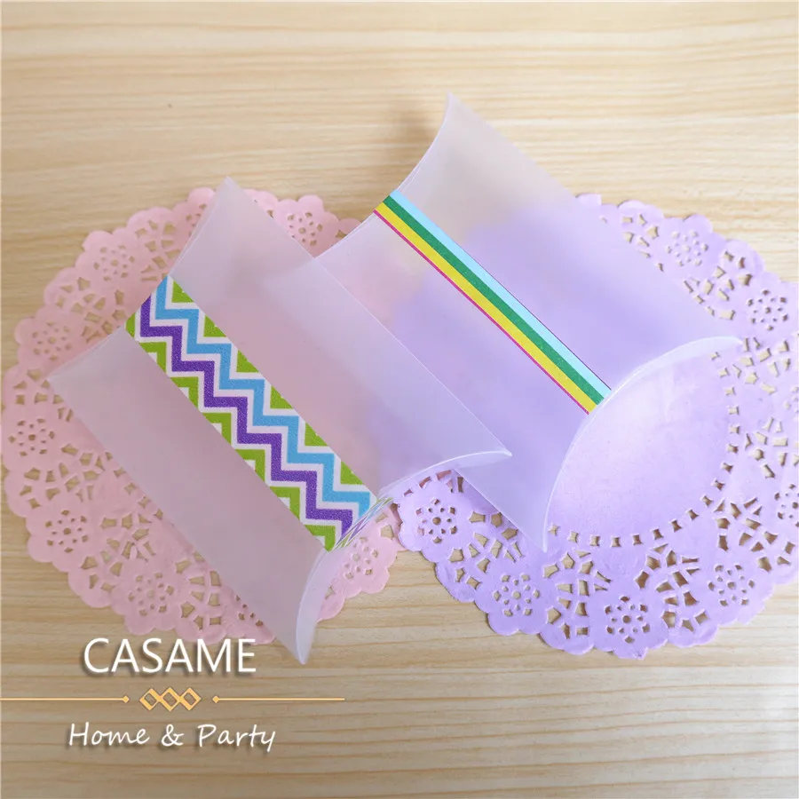 50pcs/lot Plastic Pillow Shape Wedding Favor Gift Box bags Party Matte Frosted Transparent PVC material Candy Box Wholesales
50pcs/lot Plastic Pillow Shape Wedding Favor Gift Box bags Party Matte Frosted Transparent PVC material Candy Box Wholesales