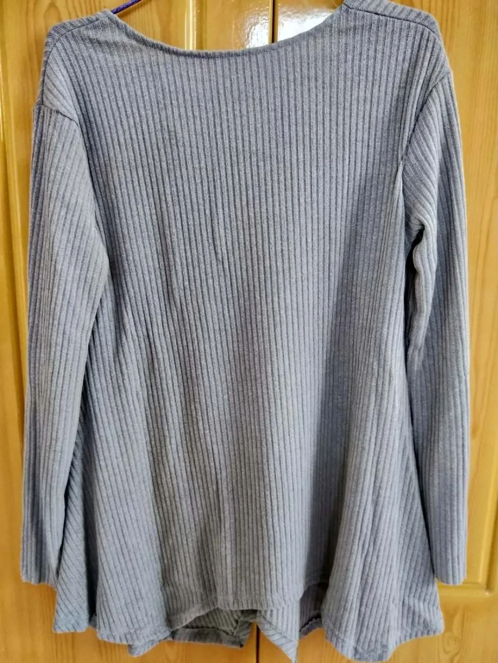 Grey Sweaters New 2018 Autumn Ladies Solid Knitted Loose Irregular Sweater Sexy Long Sleeves V-Neck Pullovers Women Tops
Grey Sweaters New 2018 Autumn Ladies Solid Knitted Loose Irregular Sweater Sexy Long Sleeves V-Neck Pullovers Women Tops