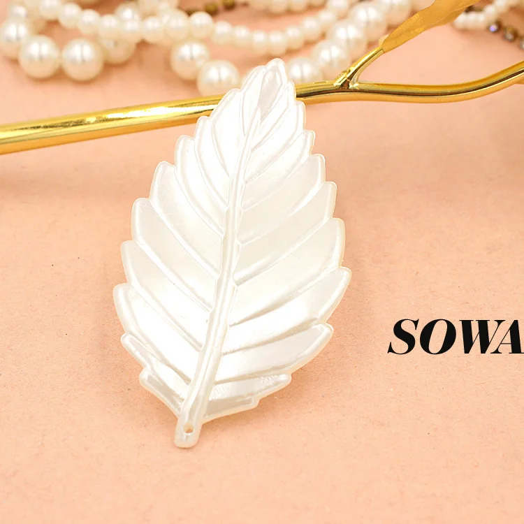 New Design Wholesale 5pcs/lot Size 79*40 mm Ivory Color ABS Resin Imitation Pearls Effect 3D Maple Leaf Designed Jewelry DIY
New Design Wholesale 5pcs/lot Size 79*40 mm Ivory Color ABS Resin Imitation Pearls Effect 3D Maple Leaf Designed Jewelry DIY