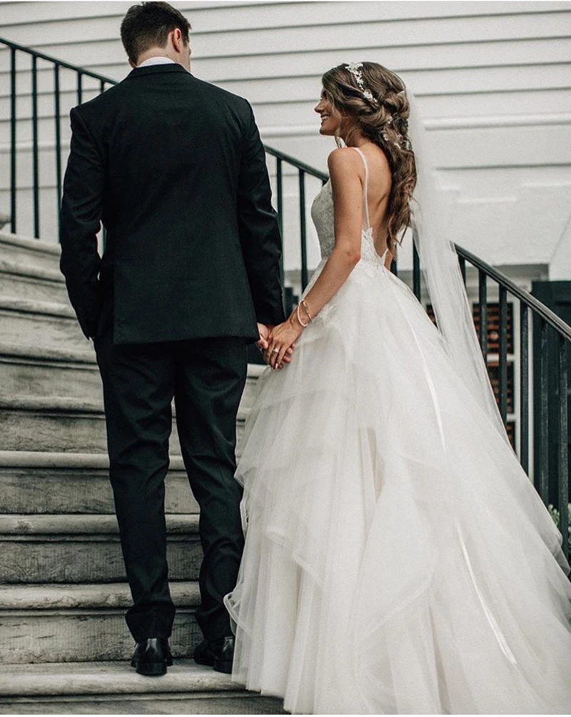 LORIE Tulle Wedding Dresses 2019 Spaghetti Straps vestido de noiva Sleeveless V neck Open back Summer Wedding dress custom made
LORIE Tulle Wedding Dresses 2019 Spaghetti Straps vestido de noiva Sleeveless V neck Open back Summer Wedding dress custom made