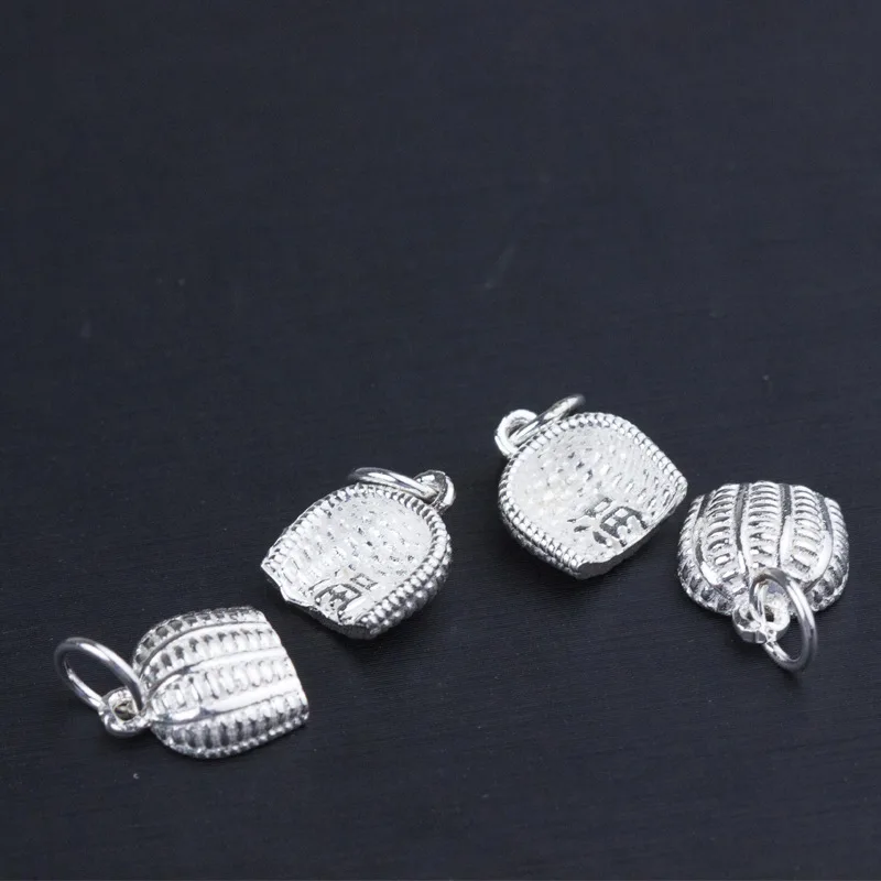 UQBing Geometric 100% 925 Sterling Silver Engraved Chinese Word Blessing Charms Pendant For Women Wholesale Jewelry Findings
UQBing Geometric 100% 925 Sterling Silver Engraved Chinese Word Blessing Charms Pendant For Women Wholesale Jewelry Findings