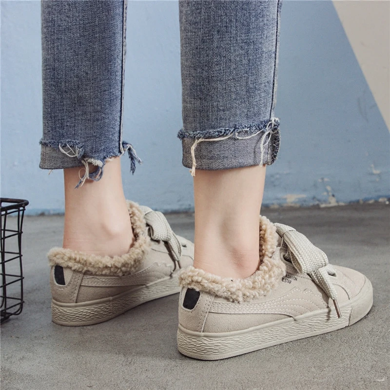 Maggie's Walker Women Casual Canvas Shoes Platform Fashion Suede Lacing Shoes Short Plush Casual Shoes Size 35~40
Maggie's Walker Women Casual Canvas Shoes Platform Fashion Suede Lacing Shoes Short Plush Casual Shoes Size 35~40