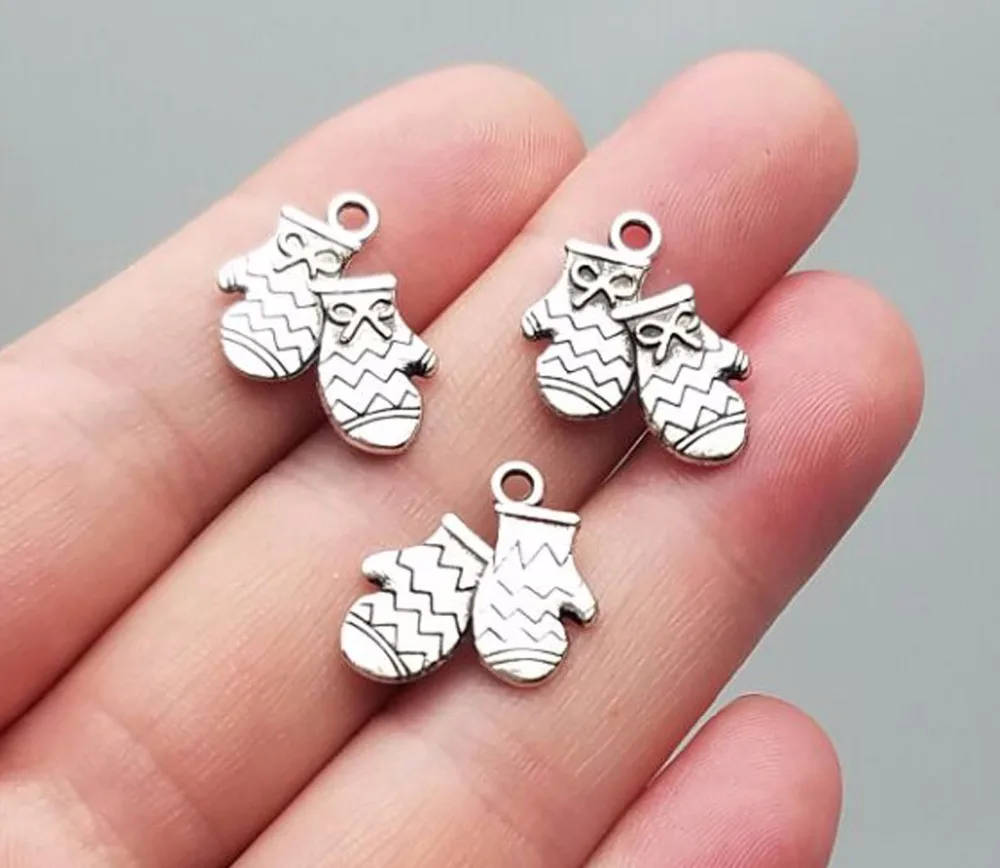 30pcs/lot--16x16mm Antique Silver Plated Christmas Gloves Charms Winter Pendants For DIY Necklace Supplies Jewelry Accessories
30pcs/lot--16x16mm Antique Silver Plated Christmas Gloves Charms Winter Pendants For DIY Necklace Supplies Jewelry Accessories