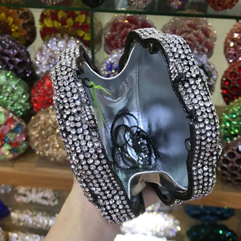 Ladies Full Diamond Flower Clutches XIYUAN Women Evening Bags Minaudiere Crystal Female Pochette Banquet Clutch Chain Handbags
Ladies Full Diamond Flower Clutches XIYUAN Women Evening Bags Minaudiere Crystal Female Pochette Banquet Clutch Chain Handbags