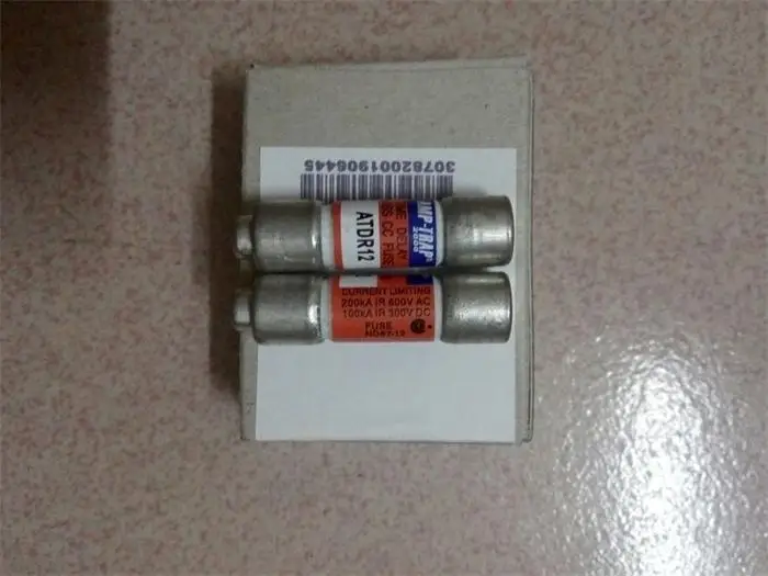 ATDR 12 AMP-TRAP Farley 10x38 керамический предохранитель с задержкой 12A Mersen Mandelson Оригинальный США
ATDR 12 AMP-TRAP Farley 10x38 керамический предохранитель с задержкой 12A Mersen Mandelson Оригинальный США