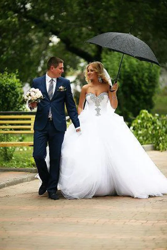 Sweetheart Off The Shoulder Crystal Silver Rhinestones Beaded Organza Plus Size Bridal Gowns Vintage Wedding Dresses Ball Gown
Sweetheart Off The Shoulder Crystal Silver Rhinestones Beaded Organza Plus Size Bridal Gowns Vintage Wedding Dresses Ball Gown