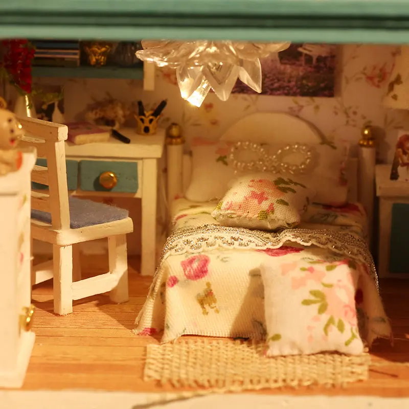iiE CREATE DIY Doll House Furniture Moonlight Castle Hand Assembled Miniature Wooden House Model Villa Toys for Birthday Gifts
iiE CREATE DIY Doll House Furniture Moonlight Castle Hand Assembled Miniature Wooden House Model Villa Toys for Birthday Gifts