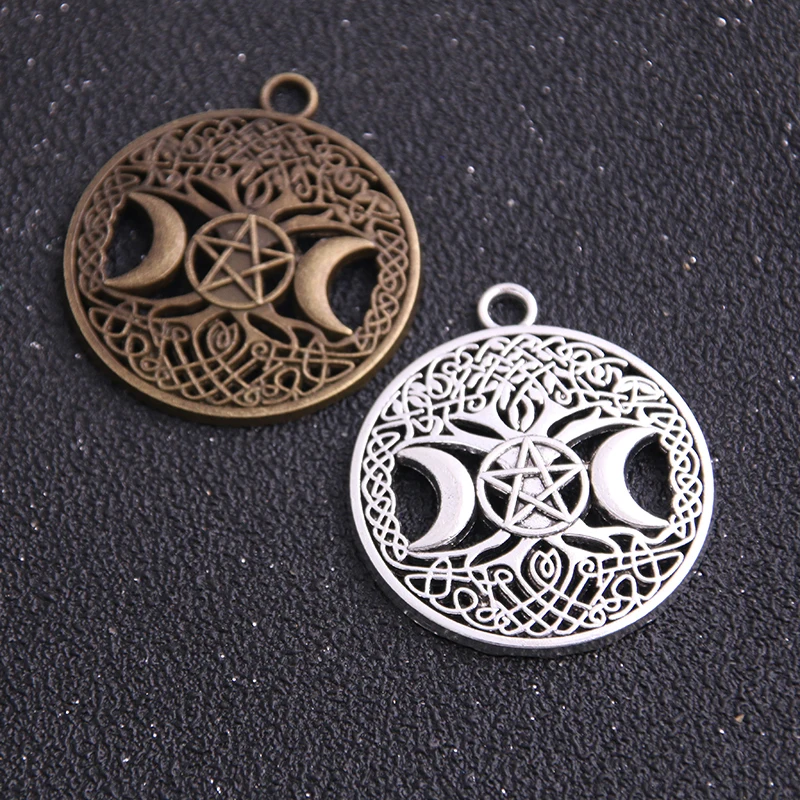 4PCS 34*39mm New Product Two Color Round Hollow Charms Moon Pentagram Pendant Jewelry Metal Alloy Jewelry Marking
4PCS 34*39mm New Product Two Color Round Hollow Charms Moon Pentagram Pendant Jewelry Metal Alloy Jewelry Marking
