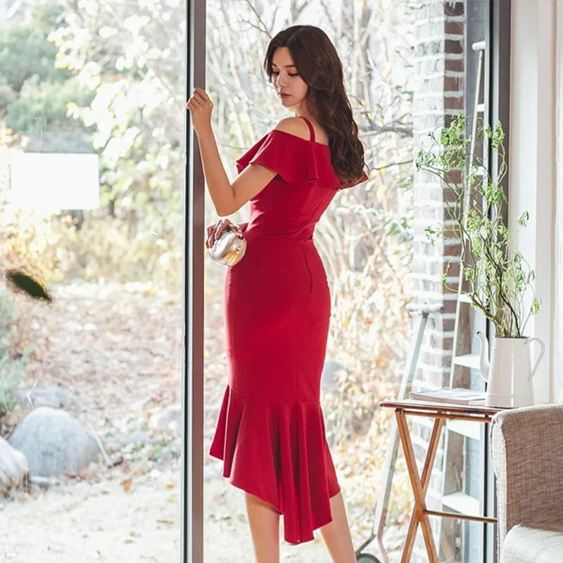 Plus Size Mermaid Dress 2019 Summer Women Red Short Sleeve Spaghetti Strap Slash Neck Vintage Party Dress Elegant Midi Dresses
Plus Size Mermaid Dress 2019 Summer Women Red Short Sleeve Spaghetti Strap Slash Neck Vintage Party Dress Elegant Midi Dresses