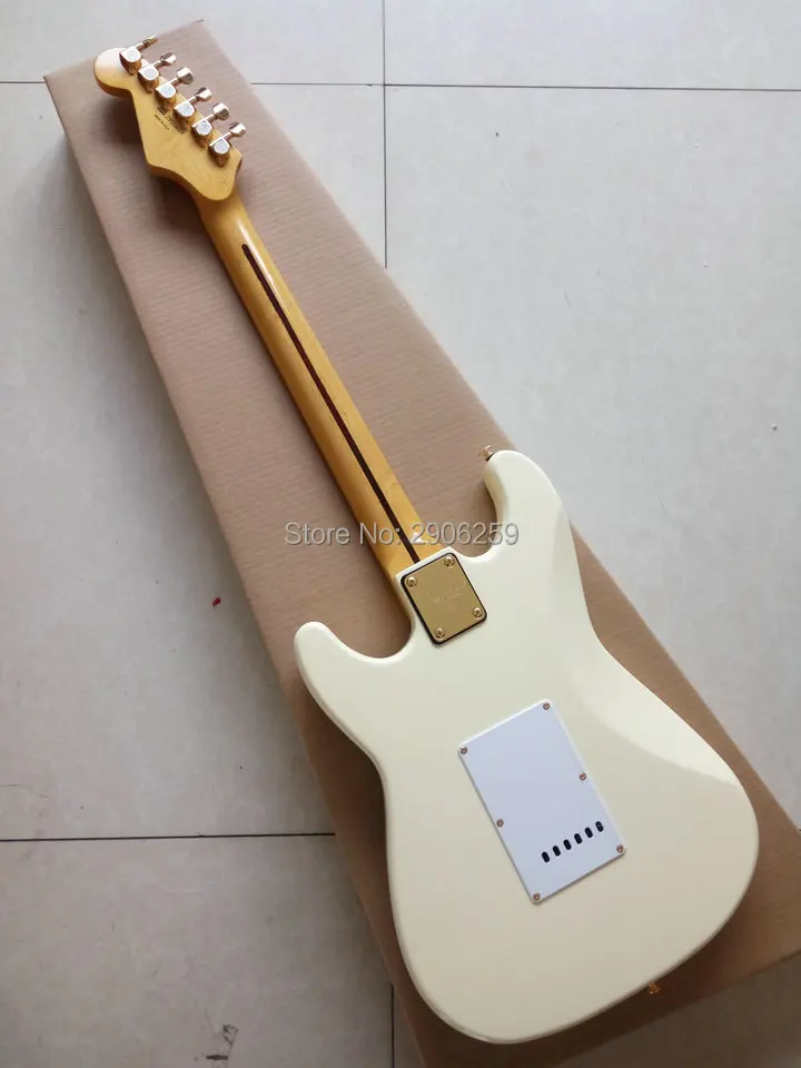 gold hardware st electric guitar,cream yellow gloss finish.Chinese factory product
gold hardware st electric guitar,cream yellow gloss finish.Chinese factory product