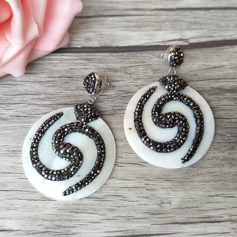 5 pairs/lot handcrafted Nature shell pave rhinestone Crystal charm dangle earrings Jewelry for Bohemia Earring ER198
5 pairs/lot handcrafted Nature shell pave rhinestone Crystal charm dangle earrings Jewelry for Bohemia Earring ER198