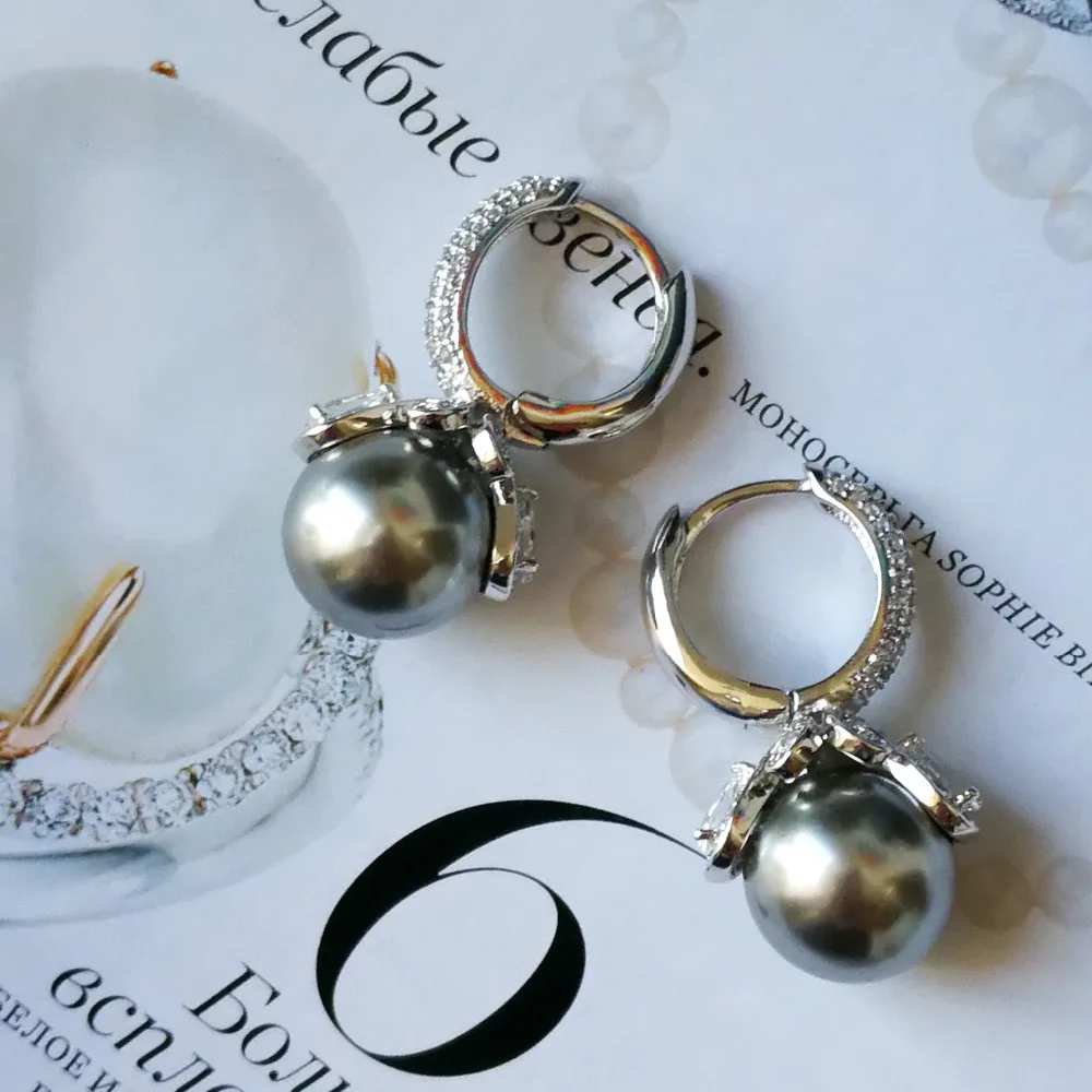 DreamCarnival1989 New Luxury Synthetic Grey Pearl Earrings for Women Fashion Hoop Style Cubic Zirconia Jewelry Wholesale WE3720
DreamCarnival1989 New Luxury Synthetic Grey Pearl Earrings for Women Fashion Hoop Style Cubic Zirconia Jewelry Wholesale WE3720