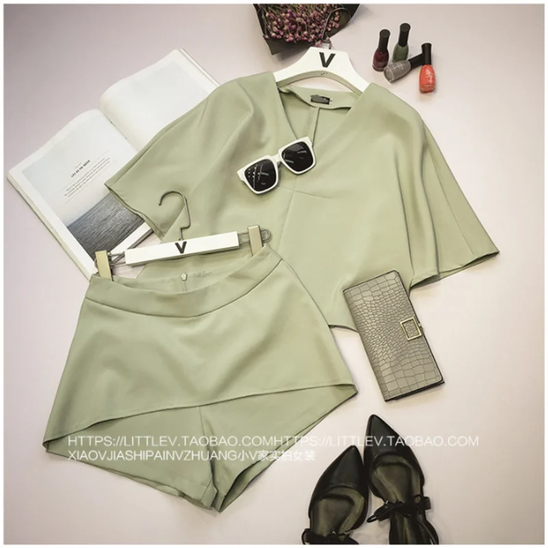 2019 New Casual Loose Large Size V-neck Chiffon Shirt Short-sleeved T-shirt Fashion Solid Two-piece Summer Women's Sets CW413
2019 New Casual Loose Large Size V-neck Chiffon Shirt Short-sleeved T-shirt Fashion Solid Two-piece Summer Women's Sets CW413