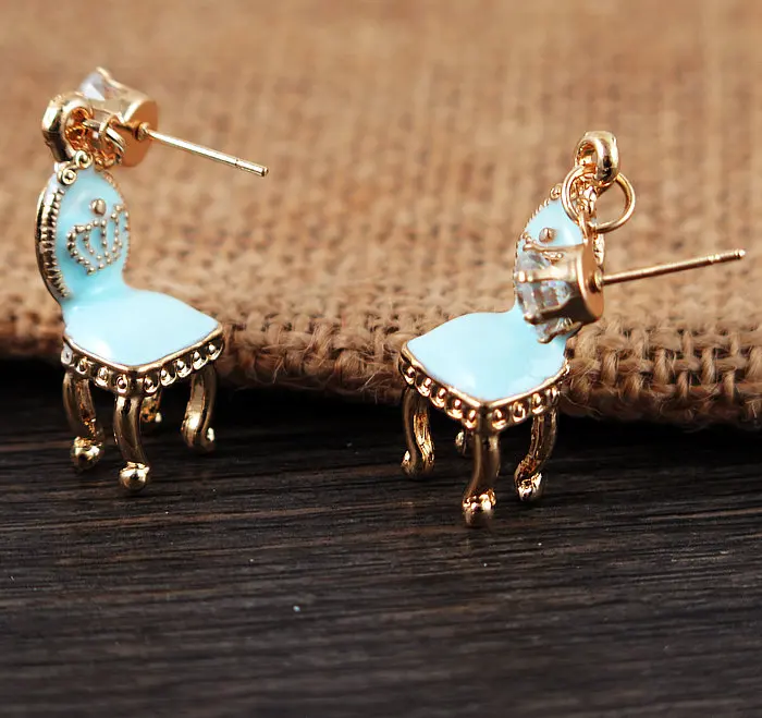 TianBo Fashion stud earrings New fashion and pure and fresh quietly elegant contracted joker chair Crown stud earrings
TianBo Fashion stud earrings New fashion and pure and fresh quietly elegant contracted joker chair Crown stud earrings