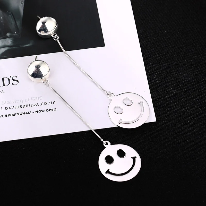 2018 Sale Real Insect Sterling Japanese Korean Version Of Simple Fashion Personality Funny Smile Long Female Earrings Wholesale
2018 Sale Real Insect Sterling Japanese Korean Version Of Simple Fashion Personality Funny Smile Long Female Earrings Wholesale