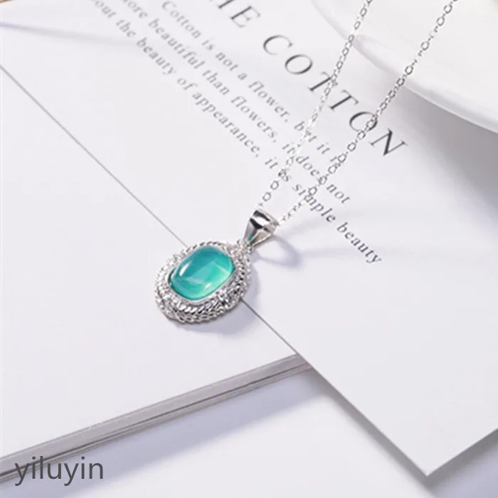 KJJEAXCMY Fine jewelry S990, hollowed out, clover flowers, riches and fringes, pure silver Thai silver sweater chain pendant
KJJEAXCMY Fine jewelry S990, hollowed out, clover flowers, riches and fringes, pure silver Thai silver sweater chain pendant