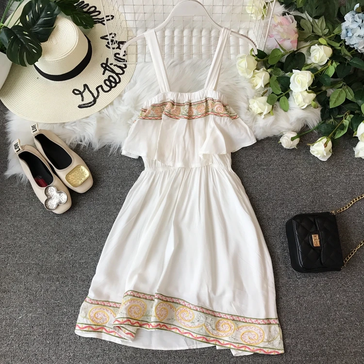 2019 new fashion women's dresses thin embroidery floral strap retro waist dress female summer
2019 new fashion women's dresses thin embroidery floral strap retro waist dress female summer