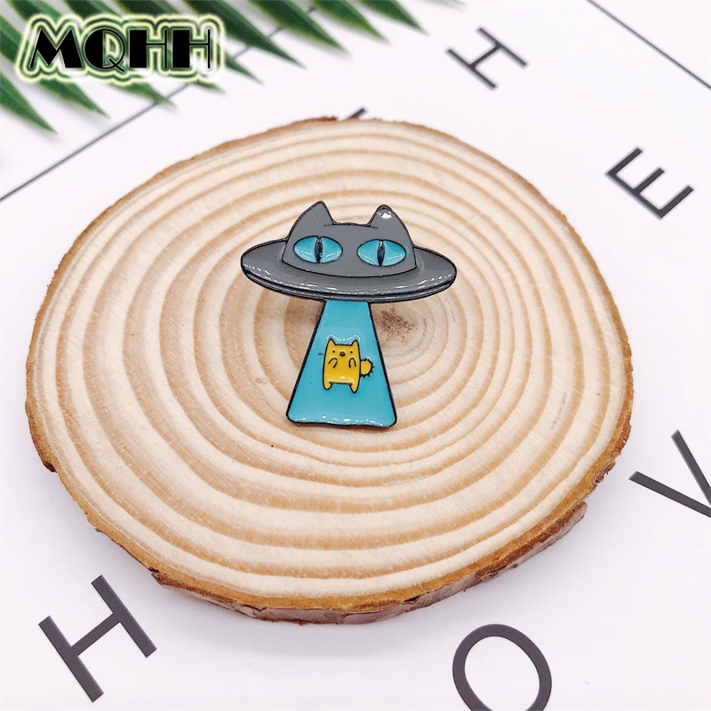 Creative Cartoon Animal Alien Eye UFO Cat Enamel Brooch Alloy Badge T-shirt Bag Pin Accessories Woman Jewelry Gift For Kid
Creative Cartoon Animal Alien Eye UFO Cat Enamel Brooch Alloy Badge T-shirt Bag Pin Accessories Woman Jewelry Gift For Kid