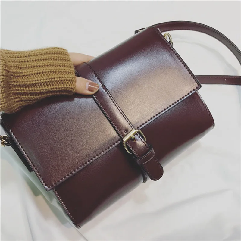 2019 Luxury Vintage Women Flap Bag Ladies PU Leather Crossbody Messenger Bags Designer Handbags High Quality Retro Shoulder Bags
2019 Luxury Vintage Women Flap Bag Ladies PU Leather Crossbody Messenger Bags Designer Handbags High Quality Retro Shoulder Bags