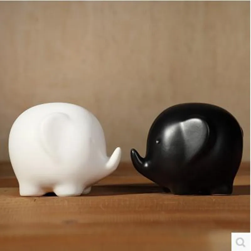 European creative ceramic elephant crafts, home office decoration crafts, birthday gifts
European creative ceramic elephant crafts, home office decoration crafts, birthday gifts