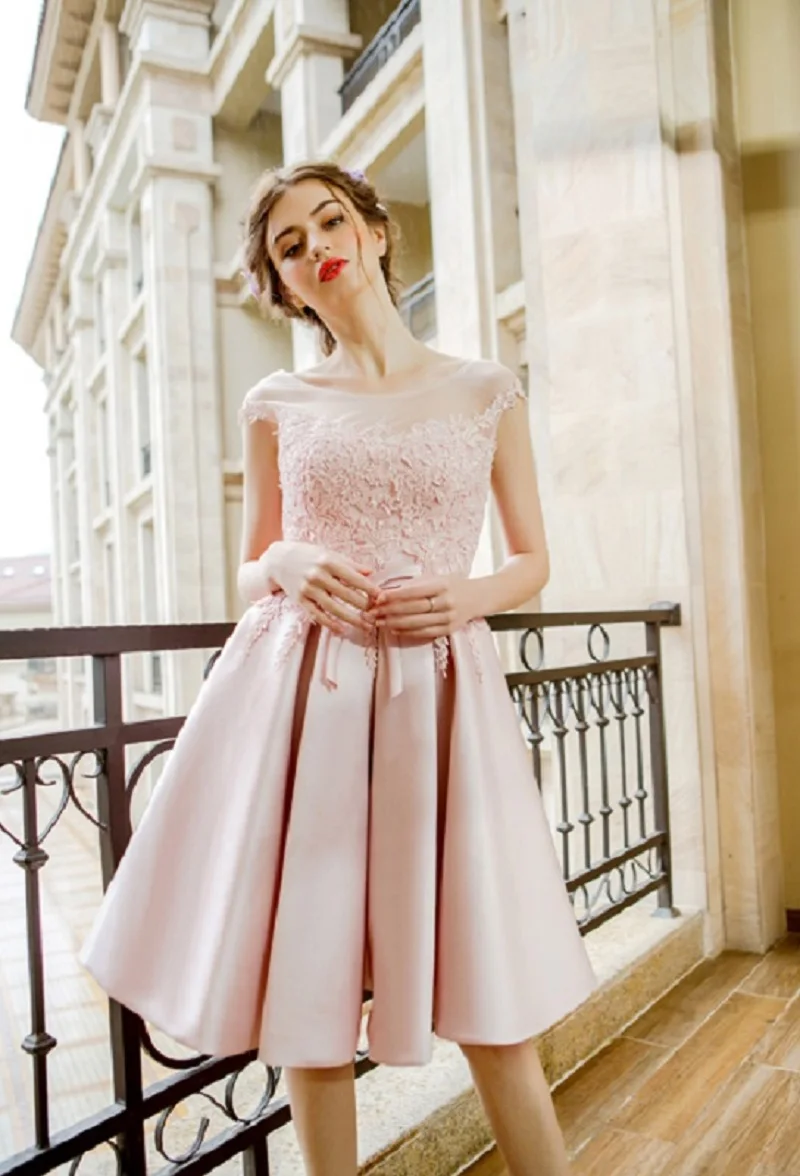 2018 new stock plus size women pregnant bridal wedding party dress knee length lace satin sexy romantic cheap Bridesmaid dress
2018 new stock plus size women pregnant bridal wedding party dress knee length lace satin sexy romantic cheap Bridesmaid dress