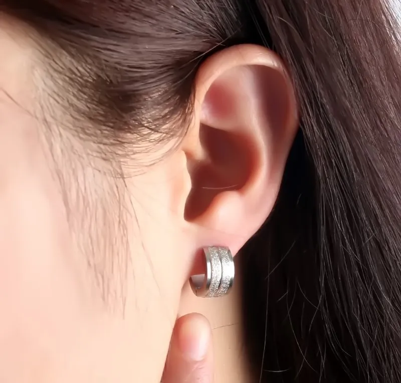 2020new Small Hoop Earrings for Women Stainless Steel Earings Silver color Cuff Korean Style Free package mail
2020new Small Hoop Earrings for Women Stainless Steel Earings Silver color Cuff Korean Style Free package mail
