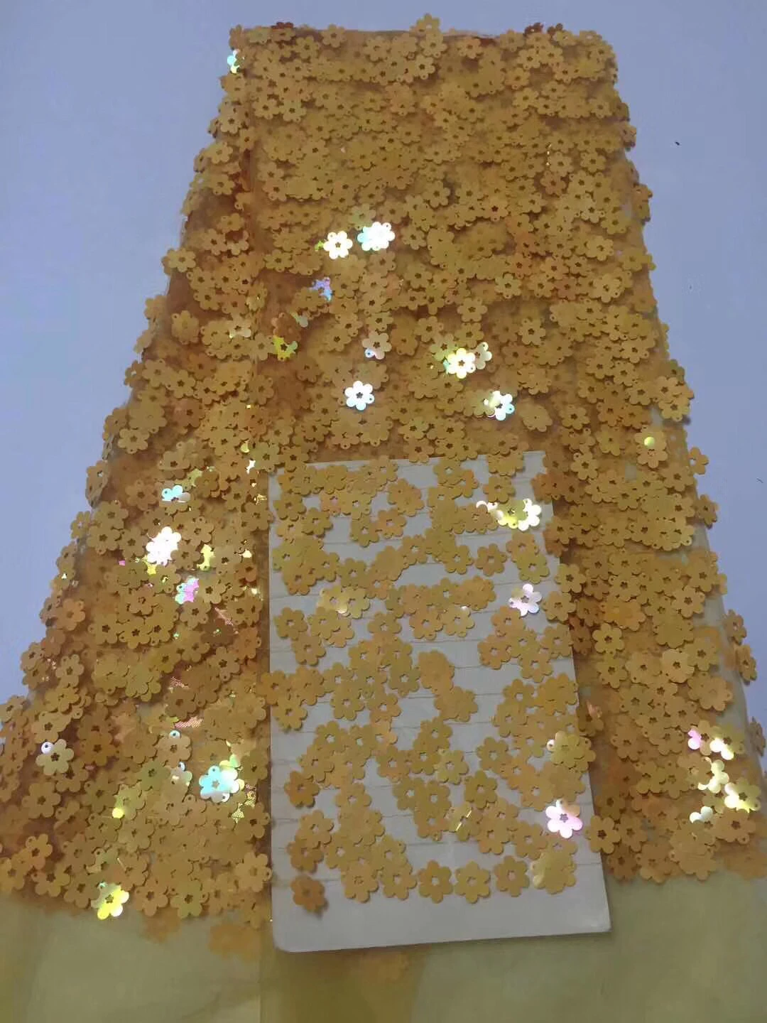 high quality gold nigerian french lace embroidered tulle lace fabric for wedding dress 2019 Russia African lace fabric LCD9214
high quality gold nigerian french lace embroidered tulle lace fabric for wedding dress 2019 Russia African lace fabric LCD9214