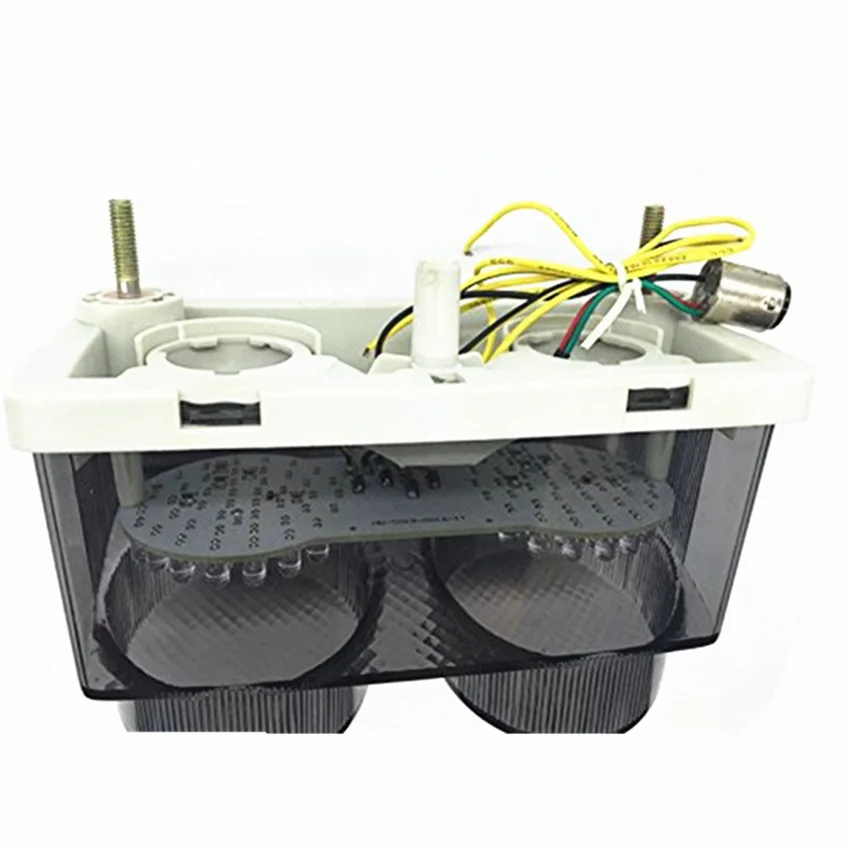 LED Rear Brake Tail Light Integrated Turn Signals For Yamaha YZF R1 YZF-R1 1998-1999 Smoke
LED Rear Brake Tail Light Integrated Turn Signals For Yamaha YZF R1 YZF-R1 1998-1999 Smoke