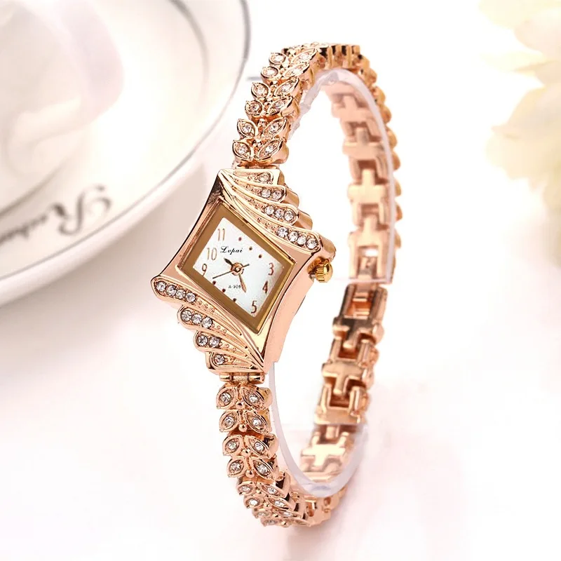 Women's Watch Trend Diamond Women's Watch Rhinestone Alloy Ladies Bracelet Watch
Women's Watch Trend Diamond Women's Watch Rhinestone Alloy Ladies Bracelet Watch
