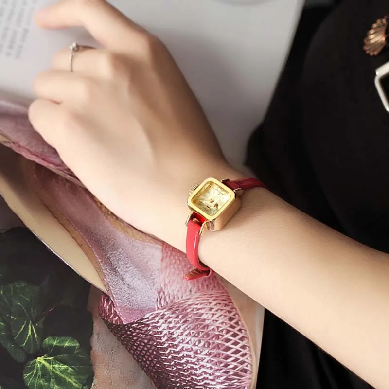Женские кварцевые часы в японском стиле изящные модные с браслетом из кожи милые
