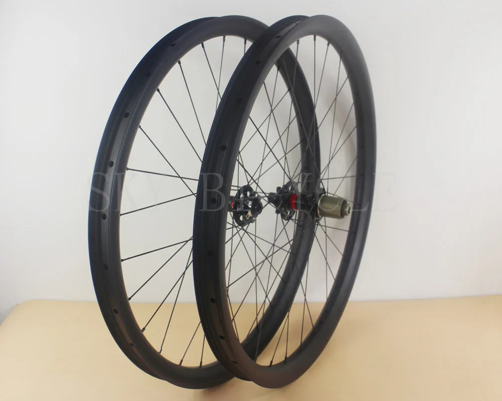 27.5er 40mm x 30mm AM wheelset 650B All mountain bike wheels 28 holes front 15mm rear X12 142mm thru axel hookless bicycle wheel
27.5er 40mm x 30mm AM wheelset 650B All mountain bike wheels 28 holes front 15mm rear X12 142mm thru axel hookless bicycle wheel