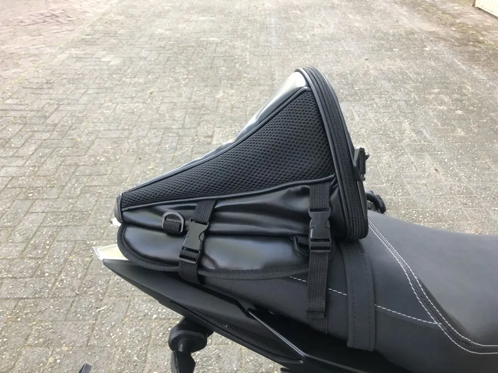 new carbon fiber color motorcycle tail bag motorcycle seat backpack saddle bag custom travel handbag For Yamaha kawasaki Suzuki
new carbon fiber color motorcycle tail bag motorcycle seat backpack saddle bag custom travel handbag For Yamaha kawasaki Suzuki