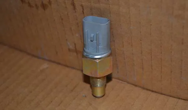Reversing light sensor for Chery Tiggo E4G16 engine reversing light switch QR523-3729500
Reversing light sensor for Chery Tiggo E4G16 engine reversing light switch QR523-3729500