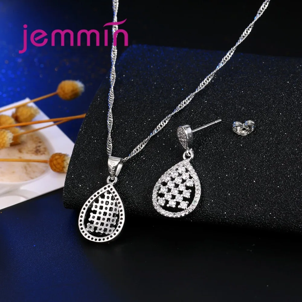 Elegant Wedding Jewelry Set Including 1 Pair Water Drop Stud Earrings & 1pc Bridal CZ Crystal Pendant Necklace Jewelry
Elegant Wedding Jewelry Set Including 1 Pair Water Drop Stud Earrings & 1pc Bridal CZ Crystal Pendant Necklace Jewelry