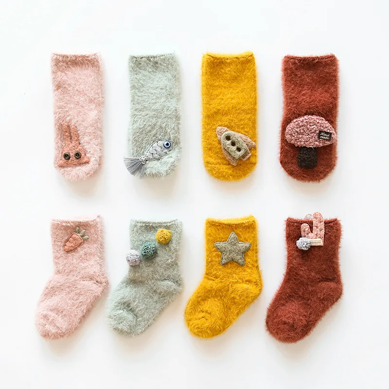 Бархатные детские носки для маленьких девочек и мальчиков, Calcetines Bebe Малыш новорожденный младенец, зимние толстые Meias TS78
Бархатные детские носки для маленьких девочек и мальчиков, Calcetines Bebe Малыш новорожденный младенец, зимние толстые Meias TS78