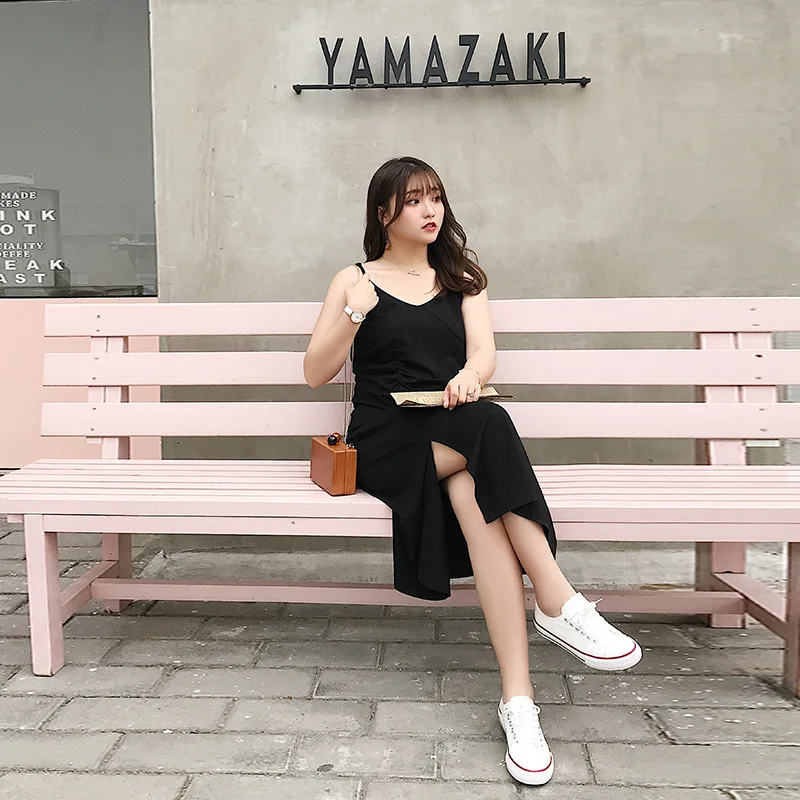 2019 Spring and Summer New Large Size Women's High Waist V-neck Split Strap Dress
2019 Spring and Summer New Large Size Women's High Waist V-neck Split Strap Dress