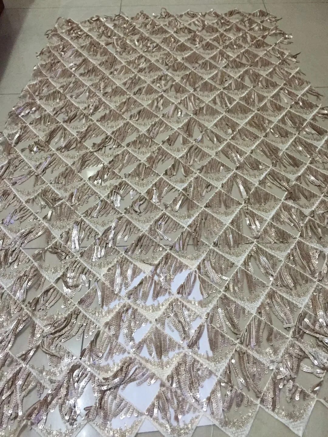 2017 Upscale French Net shake Sequins Lace Fabrics,High Quality African Tulle Lace Fabrics Sequins Wedding Nigeria lace K-CD2096
2017 Upscale French Net shake Sequins Lace Fabrics,High Quality African Tulle Lace Fabrics Sequins Wedding Nigeria lace K-CD2096