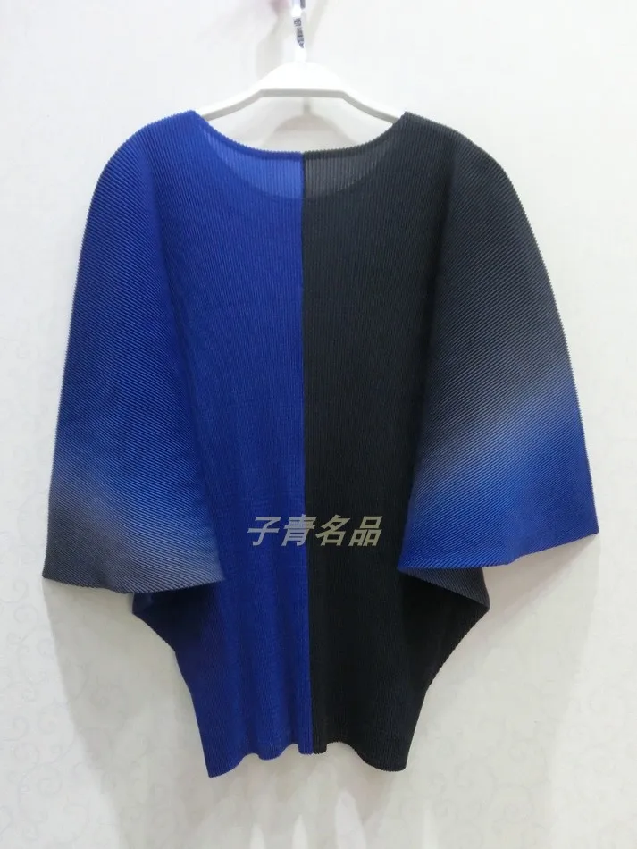 HOT SELLING Miyake fashion pleated high-elasti o-neck brief loose short sleeve Gradient T-shirt IN STOCK
HOT SELLING Miyake fashion pleated high-elasti o-neck brief loose short sleeve Gradient T-shirt IN STOCK