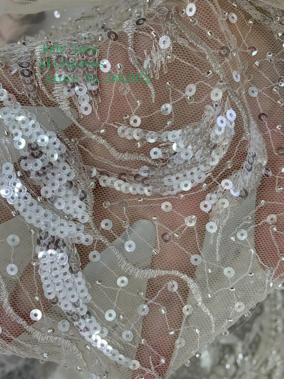 5yards/bag Crystal white jumbled line pattern embroidery beads sequined european-style fabric used for wedding dress fashion
5yards/bag Crystal white jumbled line pattern embroidery beads sequined european-style fabric used for wedding dress fashion