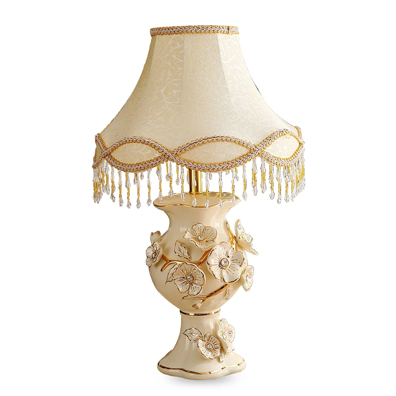 style luxury bedroom lamp bedside lamp ceramic living room lamp decoration of the modern marriage room warm gift
style luxury bedroom lamp bedside lamp ceramic living room lamp decoration of the modern marriage room warm gift
