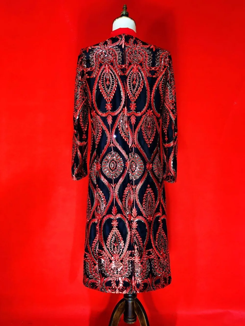 Plus Size Embroidery Black Red Pattern Men's Jacket Men Singer Dance Show Nightclub Outfit Prom Party Clothes Long Outfit
Plus Size Embroidery Black Red Pattern Men's Jacket Men Singer Dance Show Nightclub Outfit Prom Party Clothes Long Outfit
