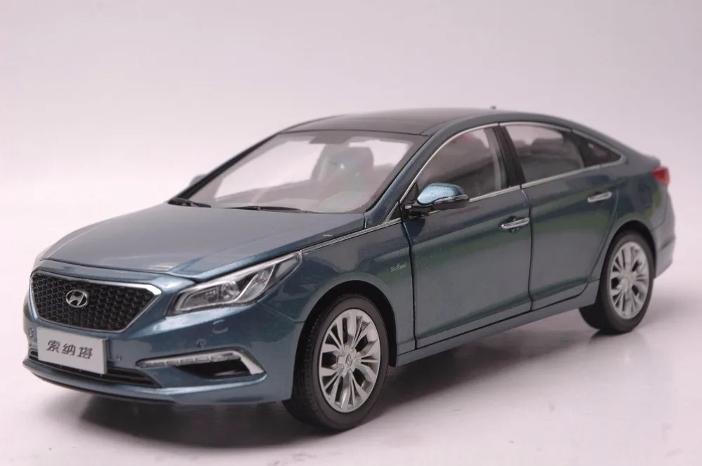 1:18 Diecast Model for Hyundai Sonata 9 Blue Alloy Toy Car Miniature Collection 9th Generation
1:18 Diecast Model for Hyundai Sonata 9 Blue Alloy Toy Car Miniature Collection 9th Generation