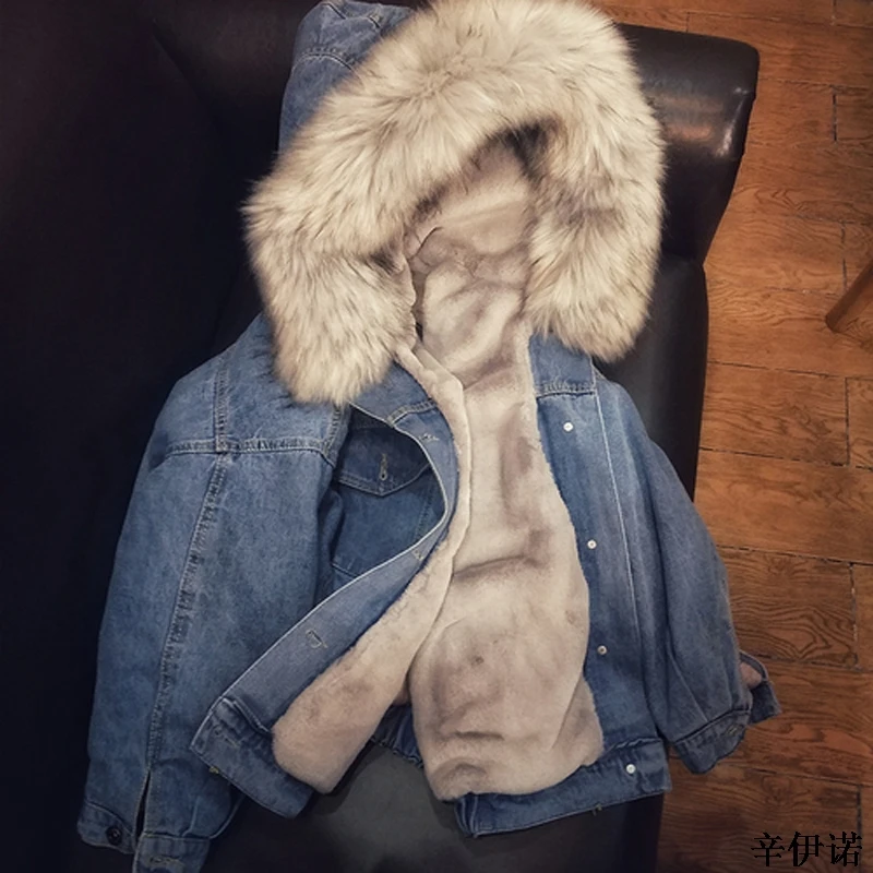 New 2018 Winter Women Jean Jacket Coat Faux Fur Collar Fleece Hooded Jacket Lamb Fur Cashmere Cowgirls Padded Denim Coat
New 2018 Winter Women Jean Jacket Coat Faux Fur Collar Fleece Hooded Jacket Lamb Fur Cashmere Cowgirls Padded Denim Coat